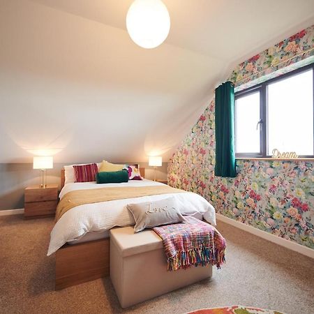 Maes Y Mel- A Couples, Pet Friendly, Rural Romantic Getaway With Countryside Views Gellywen Zewnętrze zdjęcie
