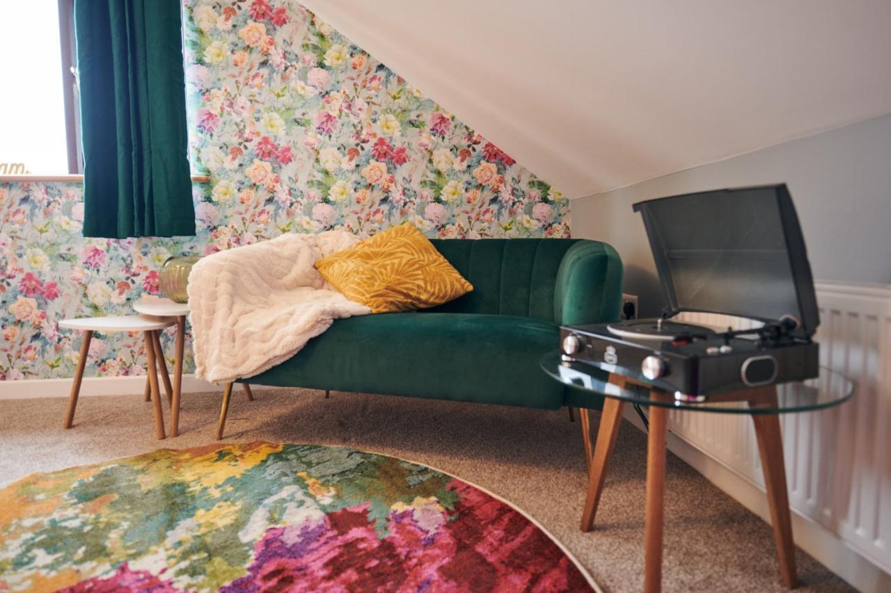 Maes Y Mel- A Couples, Pet Friendly, Rural Romantic Getaway With Countryside Views Gellywen Zewnętrze zdjęcie