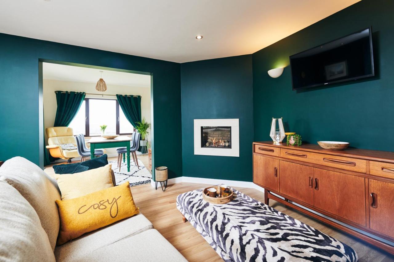 Maes Y Mel- A Couples, Pet Friendly, Rural Romantic Getaway With Countryside Views Gellywen Zewnętrze zdjęcie