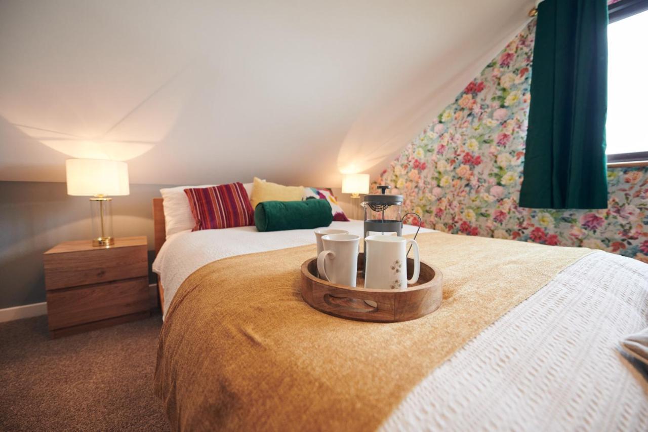 Maes Y Mel- A Couples, Pet Friendly, Rural Romantic Getaway With Countryside Views Gellywen Zewnętrze zdjęcie