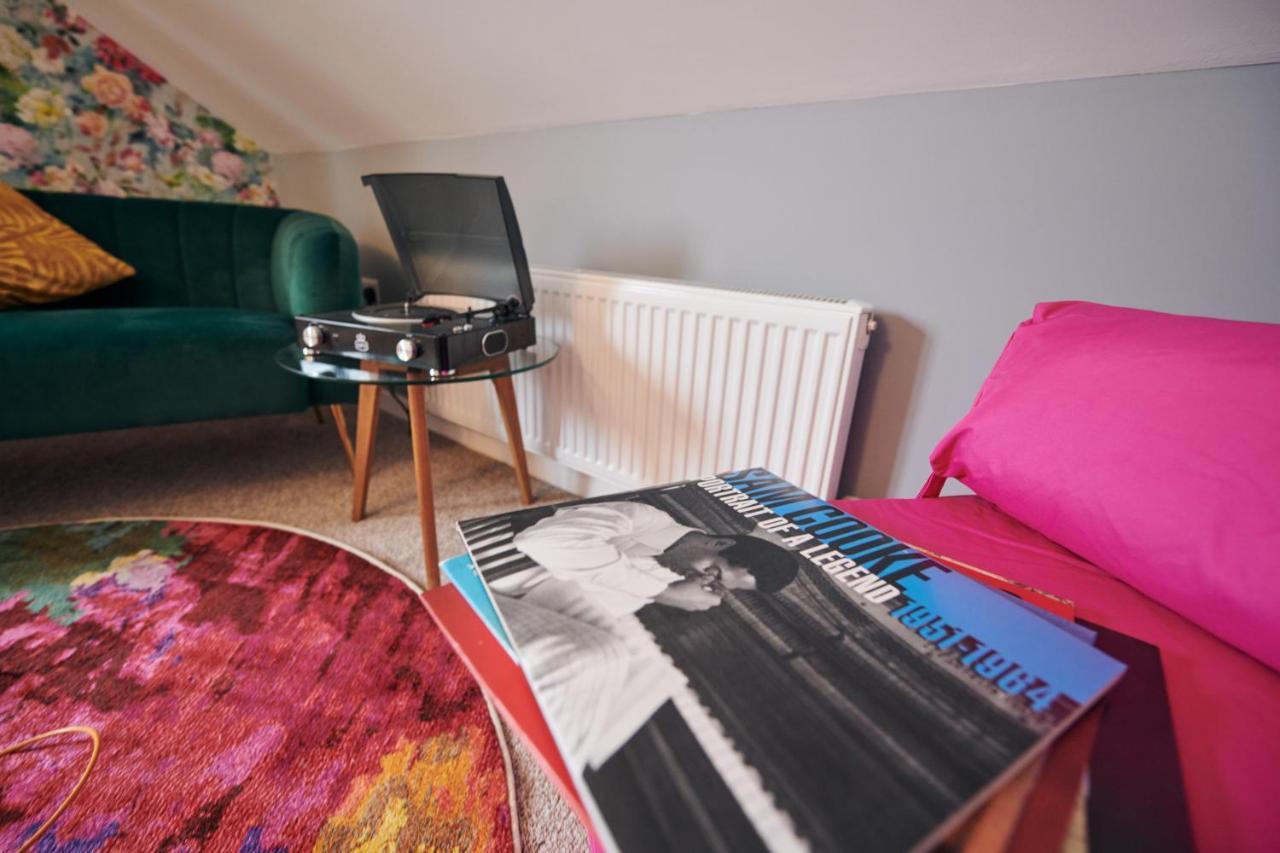 Maes Y Mel- A Couples, Pet Friendly, Rural Romantic Getaway With Countryside Views Gellywen Zewnętrze zdjęcie